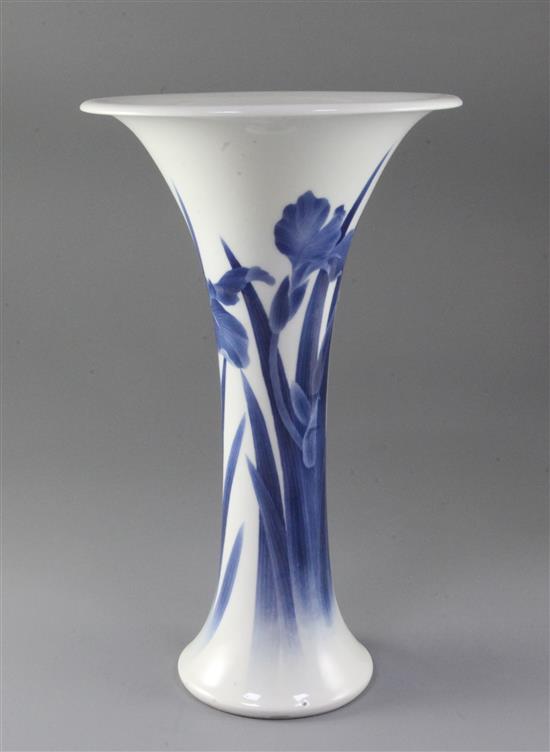 Makuzu Kozan - a blue and white trumpet-shaped vase, late Meiji period, height 33.5cm